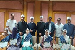 الأزهر يعلن عن أول 5 فتيات يختمن القرآن في جلسة واحدة