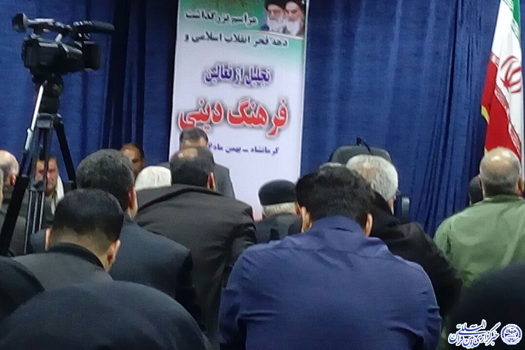 فعالین عرصه دین از گفتمان انقلاب برخوردارند