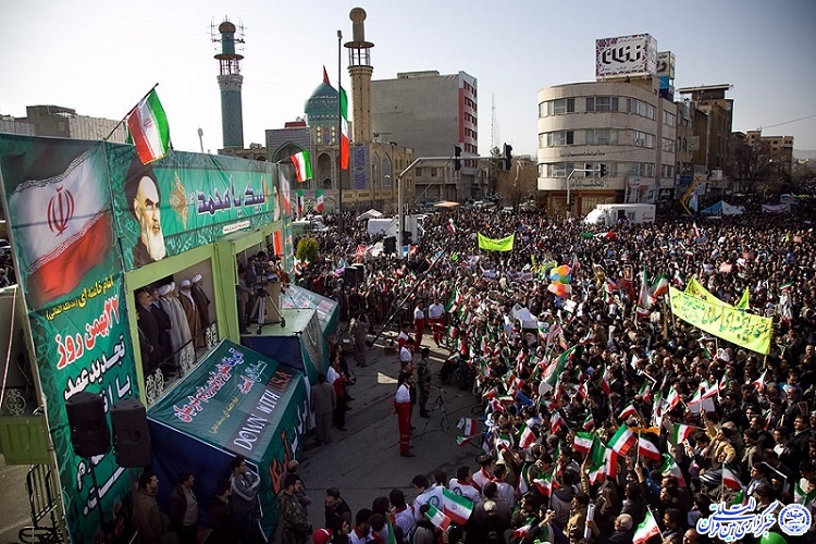 کرمانشاهیان 40 سالگی انقلاب را جشن گرفتند/حضور گسترده مردم در راهپیمایی 22 بهمن