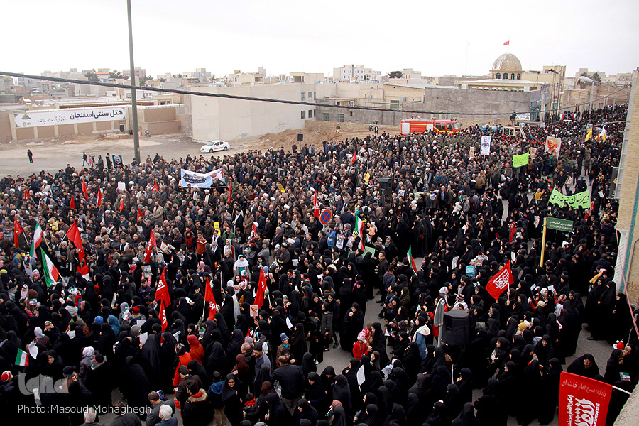 راهپیمایی مردم سمنان در حمایت از پاسخ موشکی سپاه