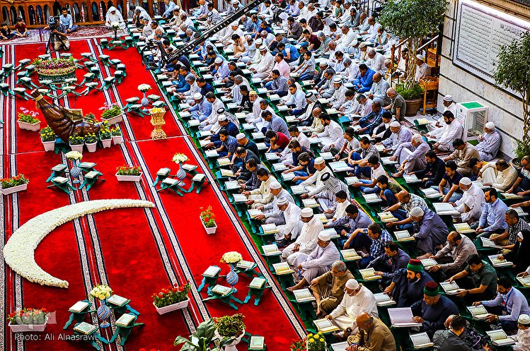 جزء‌خوانی قرآن در حرم قمر بنی‌هاشم(ع)
