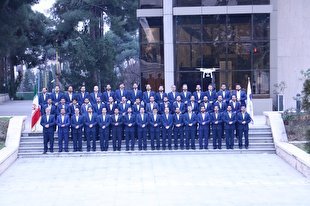 اجرای گروه هم‌خوانی محمد رسول‌الله(ص) در بیمارستا‌ن‌های تهران + فیلم