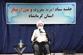 دشمنان سعی در تغییر باور‌های مردم دارند