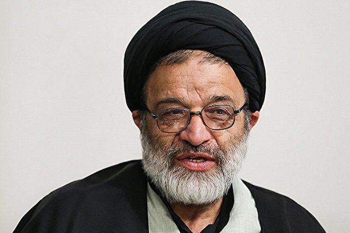 ماجرای امانت گرفتن کتاب‌های خطی از علامه حسن‌زاده آملی