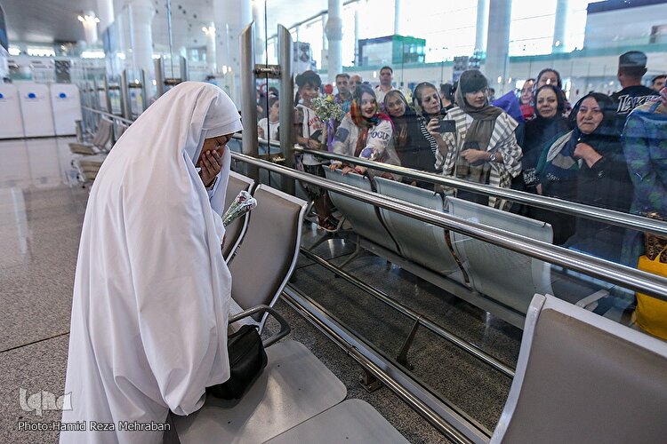 بازگشت اولین کاروان حج به کشور(۱)