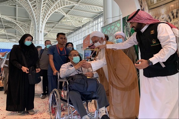 جانبازان سرافراز کشورمان وارد مدینه منوره شدند