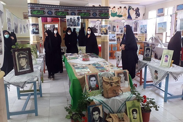 برپایی نمایشگاه کتاب «دفاع مقدس» در مدارس برپایی نمایشگاه کتاب «دفاع مقدس» در مدارس