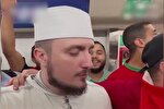 فیلم | تلاوت قرآن قاری بوسنیایی در جمع طرفداران فوتبال در مترو قطر