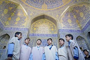 فرازخوانی قطعه‌های قرآنی در مساجد تاریخی اصفهان