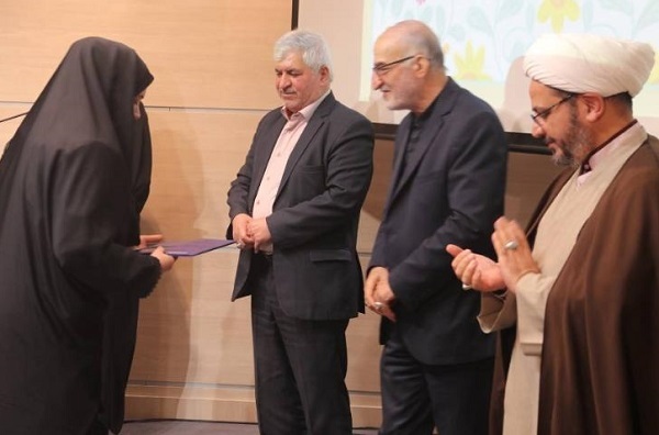 هر روز، روز تکریم مقام زن و مادر است