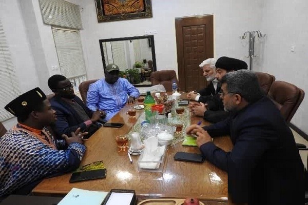 تأثیرگذاری خاص زبان فارسی در آگاهی‌بخشی