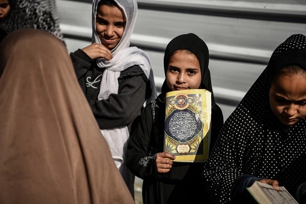 دختران فلسطینی در اردوگاه‌های رفح، در پناه امن قرآن + فیلم و عکس