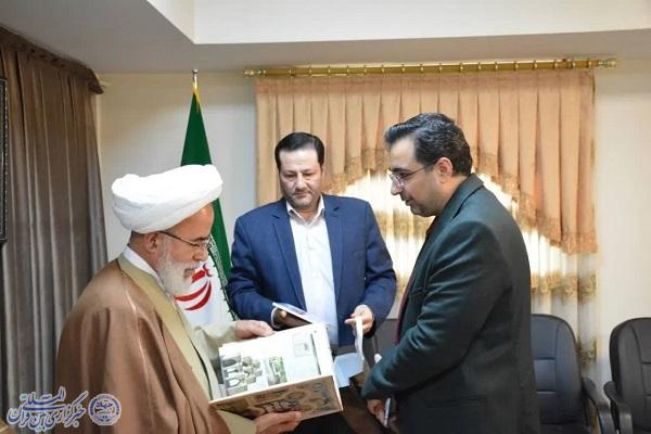 دیدار مدیر و معاونین اداره‌کل کتابخانه‌های عمومی با امام جمعه کرمانشاه