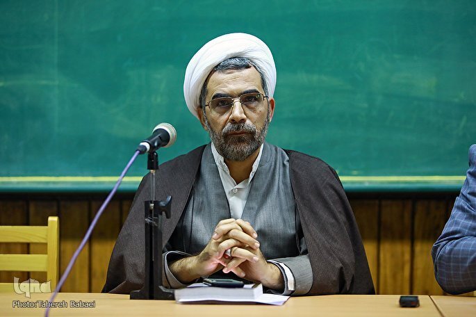 نامه‌نگاری میرفندرسکی و میرداماد به شاه عباس برای رفع ظلم و تعدّی از مردم