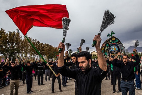 اجتماع عزاداران حسینی در کرمانشاه برگزار میشود اجتماع عزاداران حسینی در کرمانشاه برگزار میشود