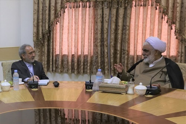 المصطفی آماده پذیرش طلاب کشور‌های مختلف با هر مذهبی است