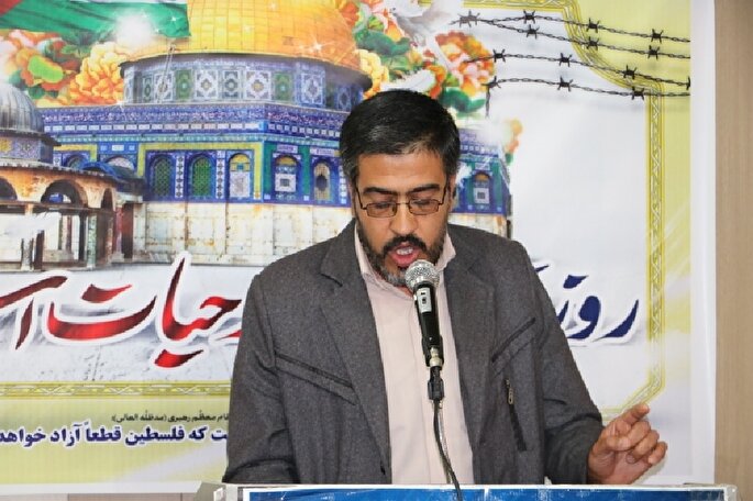 در سرزمین مقدس نامی نمانَد ز کرکس