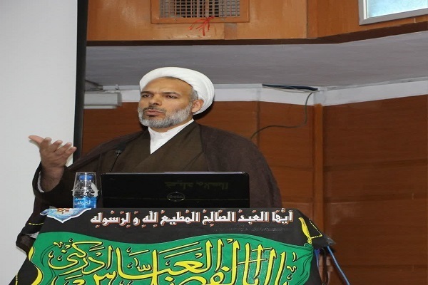 حجت‌الاسلام والمسلمین علی محبی مسئول نهاد نمایندگی مقام معظم رهبری در دانشگاه علوم پزشکی کرمانشاه