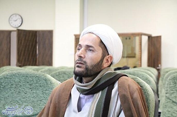 معلم سازنده روح و روان شخصیت انسان است