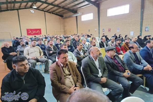 زحمات معلمان با هیچ پاداشی قابل جبران نیست زحمات معلمان با هیچ پاداشی قابل جبران نیست