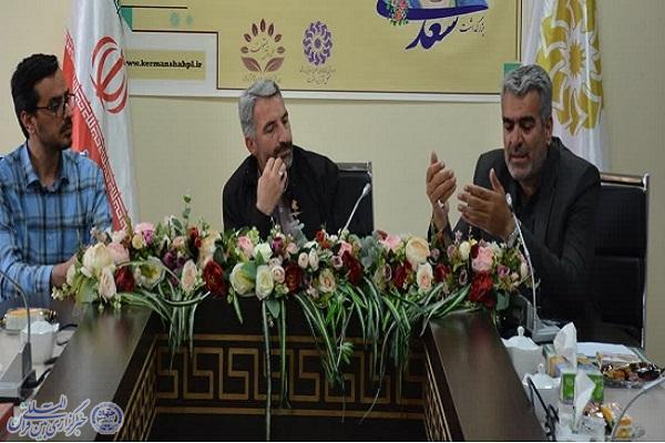 محفل قرآنی ادبی بزرگداشت سعدی در کرمانشاه محفل قرآنی ادبی بزرگداشت سعدی در کرمانشاه