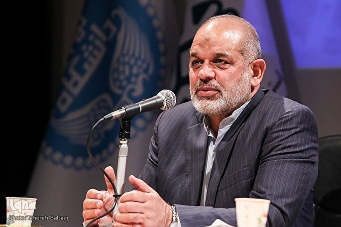 شهید رئیسی راه عزتمندی را به ملت ایران نشان داد