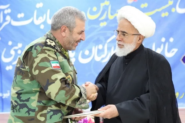 برگزاری اختتامیه مسابقات قرآن خانواده کارکنان منطقه غرب ارتش در کرمانشاه