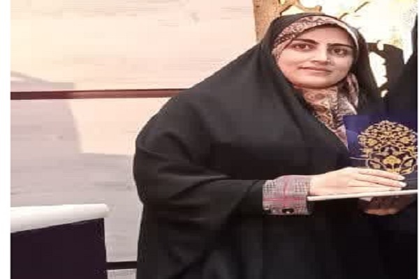 معصومه عزیزی مدیر مدرسه قرآن و عترت دانشگاه رازی کرمانشاه معصومه عزیزی مدیر مدرسه قرآن و عترت دانشگاه رازی کرمانشاه