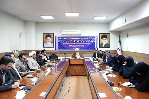 نشست هم‌اندیشی اساتید هیئت‌های اندیشه‌ورز کرمانشاه