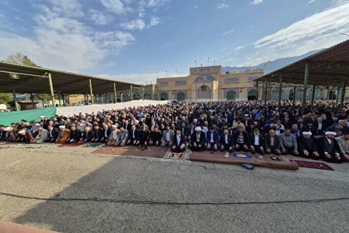 اقامه نماز فطر در بیش از هزار مرکز لرستان + عکس