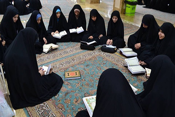 خداوند زمینه ارتباط آسان با قرآن را برای هر فردی فراهم کرده است