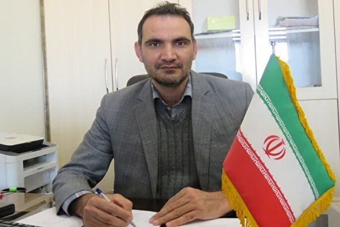 آن‌سوی تخته‌سیاه نور می‌تابد