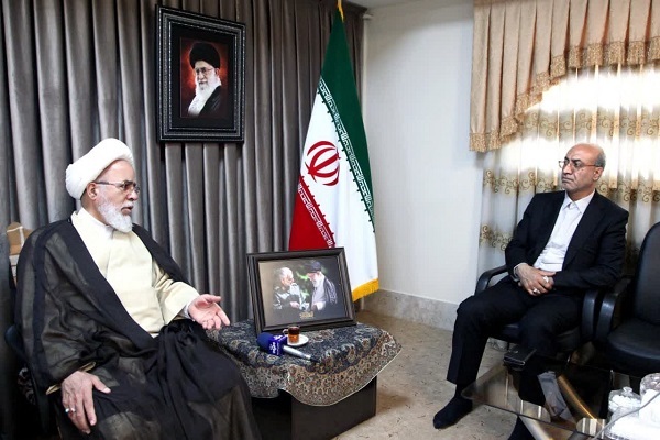 دیدار حجت‌الاسلام غفوری، امام جمعه کرمانشاه با منوچهر حبیبی، استاندار