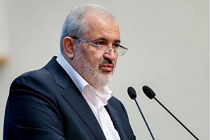 فیلم | تجلیل وزیر نیرو از قاری نوجوان کرمانشاهی