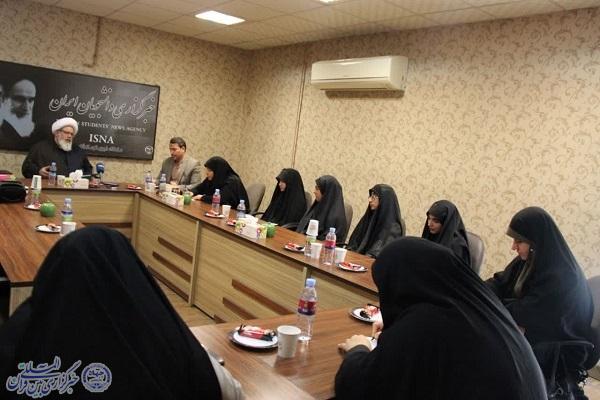 برگزاری نشست تخصصی آرا و اندیشه‌های سیاسی و عرفانی و اخلاقی امام(ره) در کرمانشاه