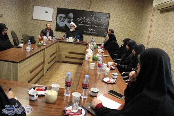 برگزاری نشست تخصصی آراء و اندیشههای سیاسی، عرفانی و اخلاقی امام خمینی(ره) در کرمانشاه برگزاری نشست تخصصی آراء و اندیشههای سیاسی، عرفانی و اخلاقی امام خمینی(ره) در کرمانشاه