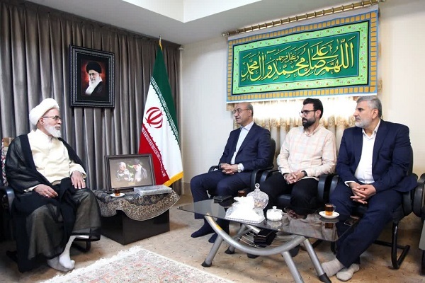 دیدار استاندار کرمانشاه با حجتالاسلام غفوری امام جمعه استان دیدار استاندار کرمانشاه با حجتالاسلام غفوری امام جمعه استان