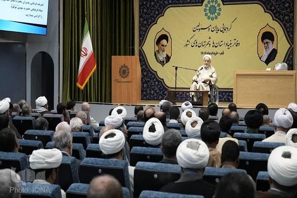 پیام‌های قرآن را در سطح جهانی ارائه کنیم