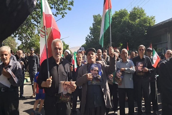 وداع مردم کرمانشاه با پیکر مجاهد شهید «حاج رمضان» وداع مردم کرمانشاه با پیکر مجاهد شهید «حاج رمضان»