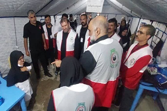 تقدیر از خدمات درمانگاه‌های هلال‌ احمر خراسان‌جنوبی در کاظمین