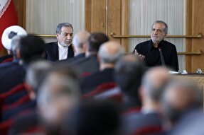 مشکلات کشور با حرکت در چارچوب سیاست‌های کلی نظام حل می‌شود
