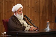 عالم، دین را در رفتار و زندگی خود نشان می‌دهد