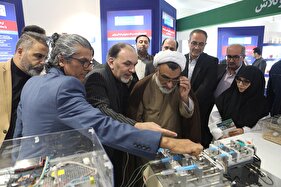 بازدید دبیر شورای عالی انقلاب فرهنگی از نمایشگاه دستاوردهای علمی و فناورانه جهاددانشگاهی