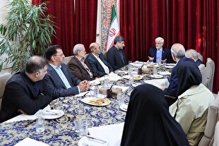 واکنش عارف به خودسوزی جوان اهوازی و خودکشی یک روزنامه‌نگار