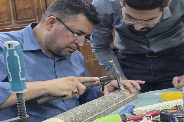 مرمت منبر نفیس تاریخی در موزه آستان حسینی