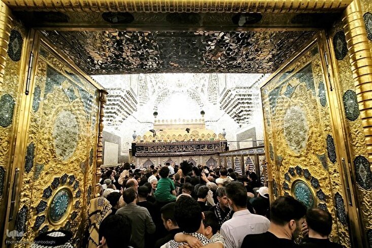 Jemaah Ziarah Arba’in di Makam Kazimain