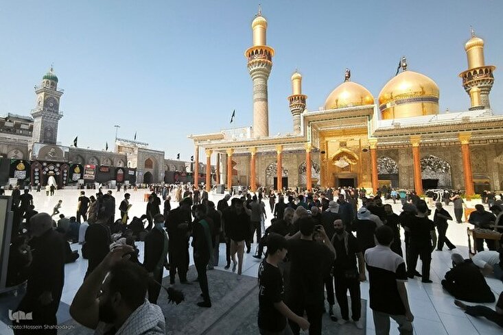  د کاظمین په سپيڅلپي حرم کې حسینی زیارتوال