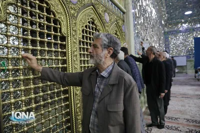 غبارروبی مضجع شریف کریمه اهل بیت توسط جامعه قرآنی کشور