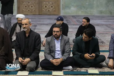 غبارروبی مضجع شریف کریمه اهل بیت توسط جامعه قرآنی کشور